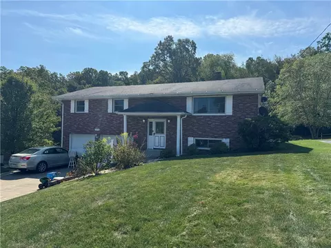 222 Hague Ln, Uniontown, PA 15401