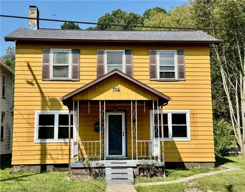 704 Grove Ave, New Brighton, PA 15066