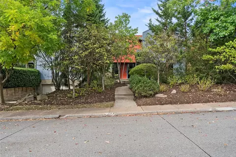 15 Darlington Ct, Pittsburgh, PA 15217
