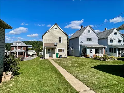 307 Elm St, Vandergrift, PA 15690 photo 10