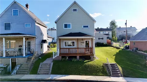 307 Elm St, Vandergrift, PA 15690 photo 4