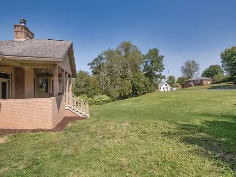 125 Delaware Ave, Vandergrift, PA 15690 photo 22