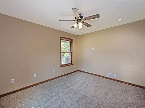 125 Delaware Ave, Vandergrift, PA 15690 photo 19