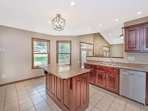125 Delaware Ave, Vandergrift, PA 15690 photo 13