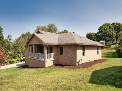 125 Delaware Ave, Vandergrift, PA 15690 photo 24