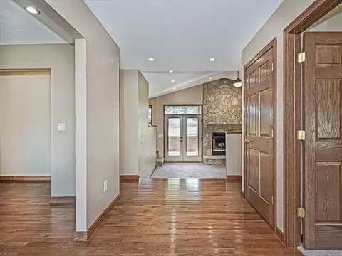 125 Delaware Ave, Vandergrift, PA 15690 photo 3
