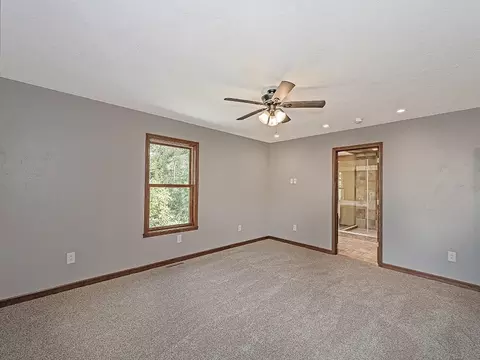 125 Delaware Ave, Vandergrift, PA 15690 photo 18