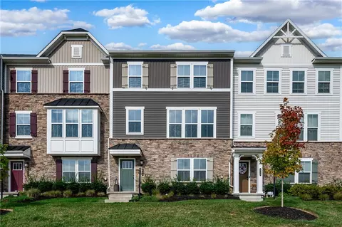 640 Amarth Ln, Cranberry Township, PA 16066