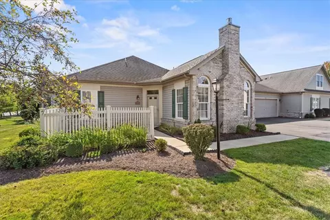 1194 Cobblestone Ln, Valencia, PA 16059
