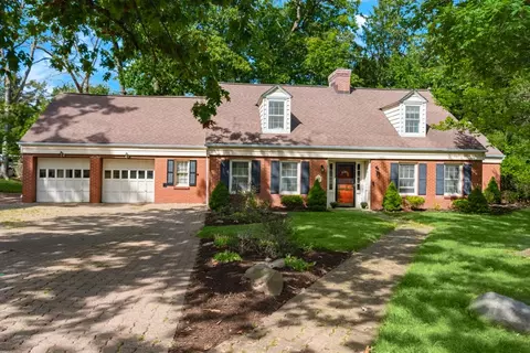 422 Vineyard Dr, Gibsonia, PA 15044