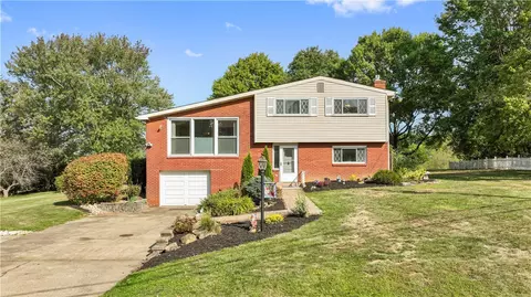112 Tanglewood Dr, Valencia, PA 16059