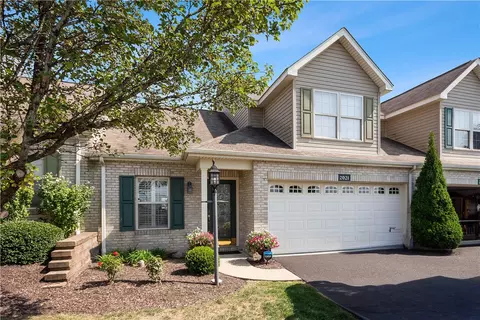 2021 Atwell Dr, Oakdale, PA 15071