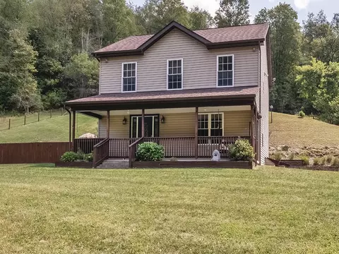 1928 Dime Rd, Vandergrift, PA 15690