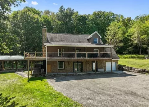 177 Freeman Falls Rd, Acme, PA 15610