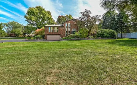 2984 Marie Dr, Gibsonia, PA 15044