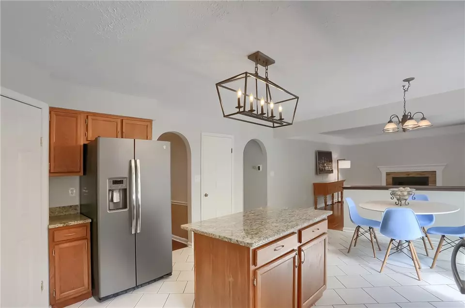 Kitchen - 119 Woodbine Dr, Cranberry Township, PA 16066 photo 6 of 6