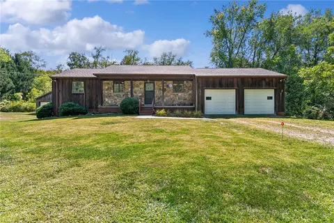816 Middletown Rd, New Stanton, PA 15672