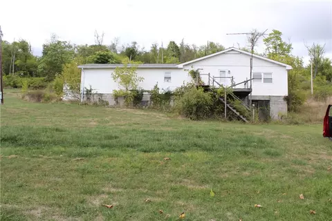 27 Reese Ln, Claysville, PA 15323