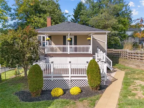 715 8th St, Irwin, PA 15642
