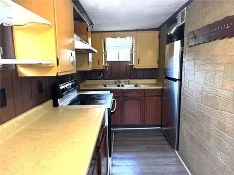 Kitchen - 4009 Washington St, Export, PA 15632 photo 1 of 1