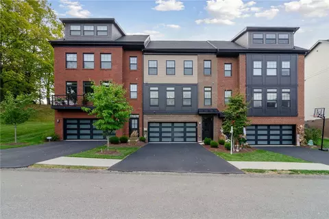 208 Kousa Ln, Venetia, PA 15367