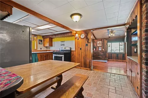 Entry Way - 1877 Dime Rd, Vandergrift, PA 15690 photo 2 of 3