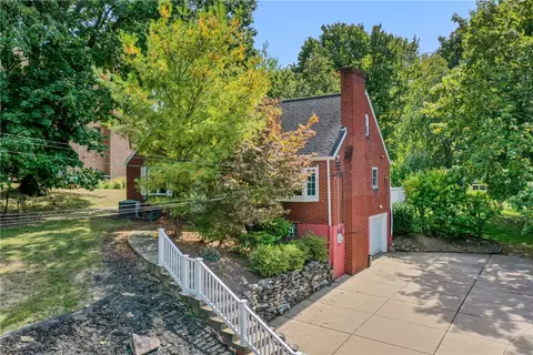 227 Vilsack Rd, Glenshaw, PA 15116