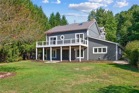 442 Old Blackhawk Rd, Beaver Falls, PA 15010