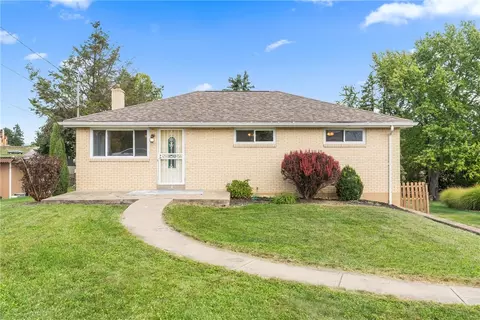 218 Lenore Dr, Mckees Rocks, PA 15136