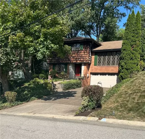 810 Linda Ln, Pittsburgh, PA 15243