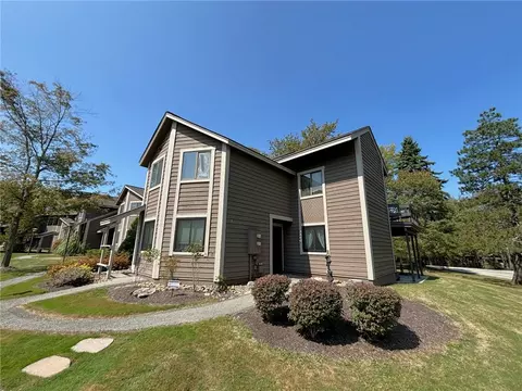 1160 Kepple Ln, Hidden Valley, PA 15502