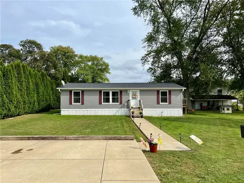 112 Midway St, Ford City, PA 16226