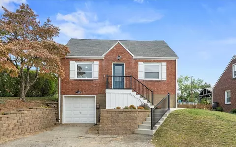 245 Lynn Dr, Pittsburgh, PA 15236