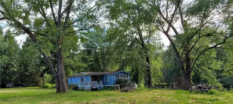 000 Shadyrest Rd, Ellwood City, PA 16117