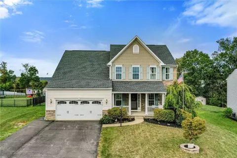 216 Springhill Dr, Oakdale, PA 15071