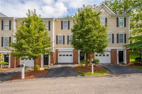 227 Persimmon Ln, Canonsburg, PA 15317