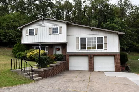 227 Melrose Dr, New Stanton, PA 15672
