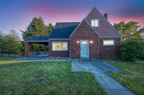 464 Irwin Ln, Pittsburgh, PA 15212