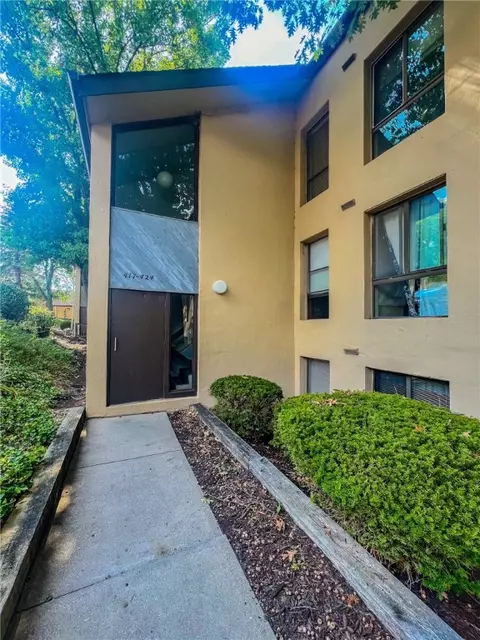 2034 Swallow Hill Rd #424, Pittsburgh, PA 15220