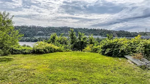 457 River Ave, Beaver, PA 15009