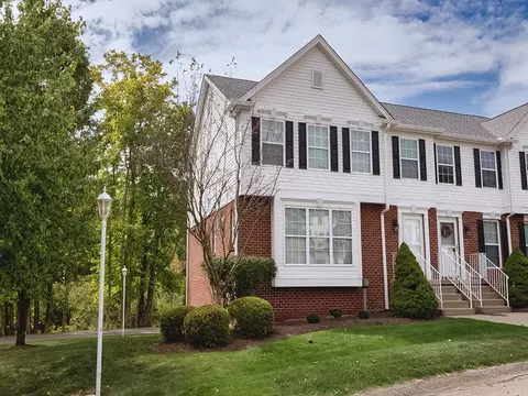 301 Lakeview Ct, Mars, PA 16046
