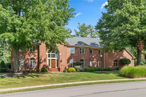10500 Olde Villa Dr, Gibsonia, PA 15044
