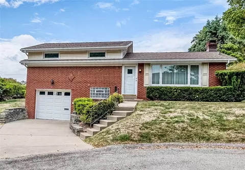 36 Roxbury Rd, Pittsburgh, PA 15221