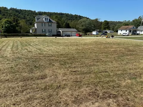 100 Shaffer Ave, Smock, PA 15480