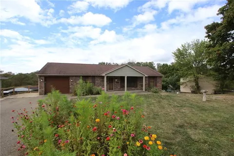 202 Nantucket Rd, Monongahela, PA 15063