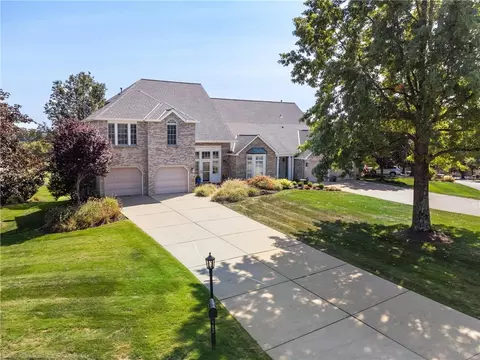 102 Sebago Lake Dr, Sewickley, PA 15143