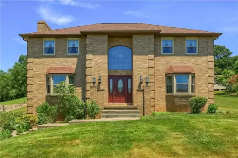2505 Holmes Dr, Aliquippa, PA 15001