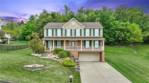 220 Coachside Dr, Washington, PA 15301