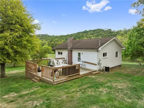 499 Old Post Rd, Prosperity, PA 15329