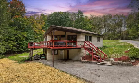 218 N Fairway Rd, Central City, PA 15926